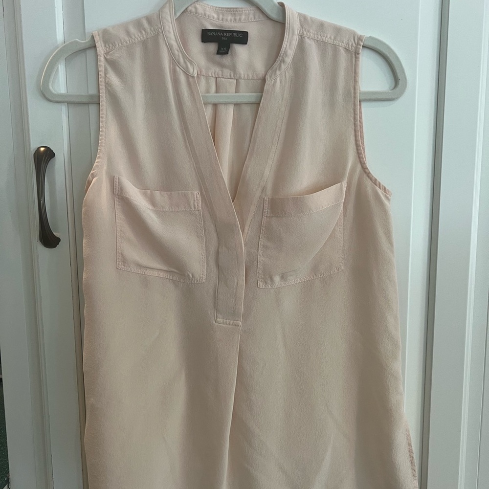 Banana Republic Women's Light Pink Sleeveless Blouse